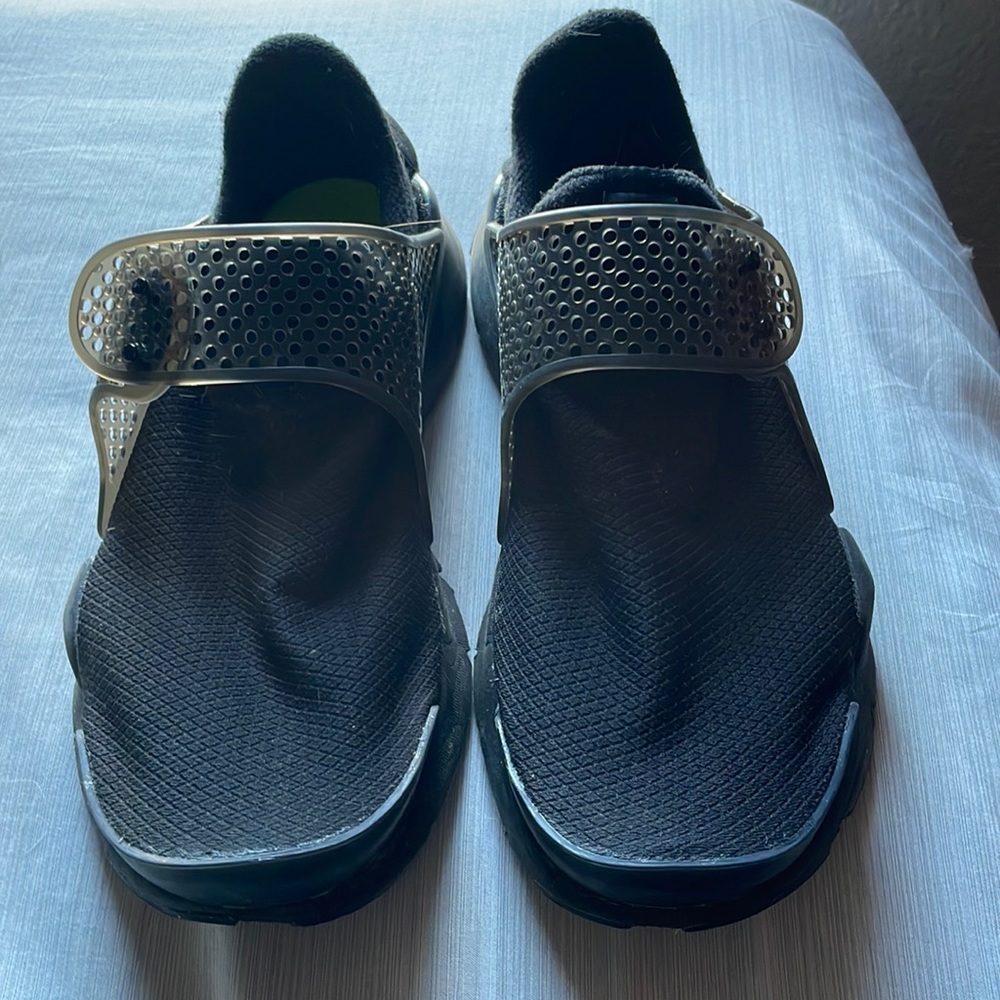 Womens black cloth Nike with Velcro closure